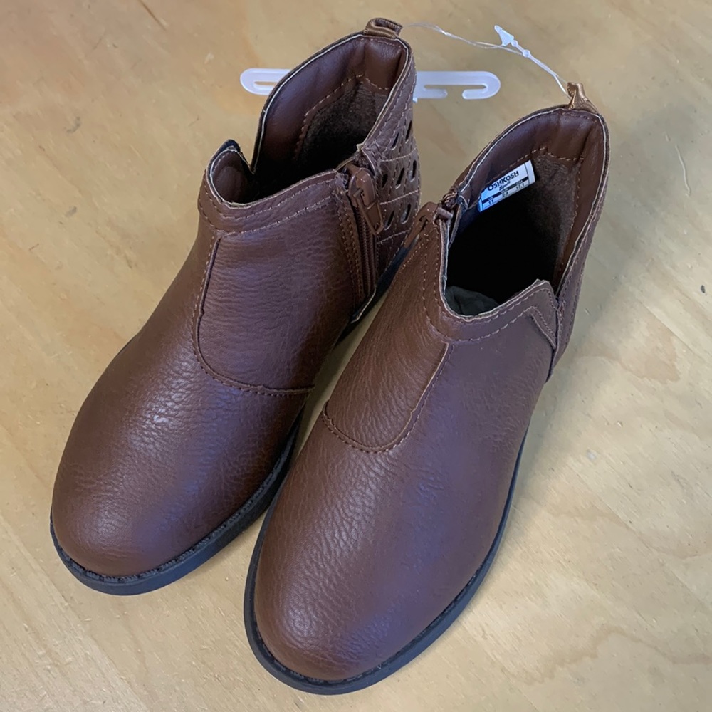Oshkosh B’gosh, ankle boot style